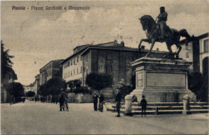 Piazza Garibaldi negli anni '30